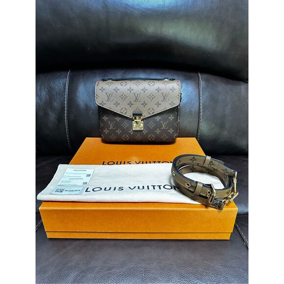 Louis Vuitton Pochette Metis Reverse Monogram - Picture 1 of 15